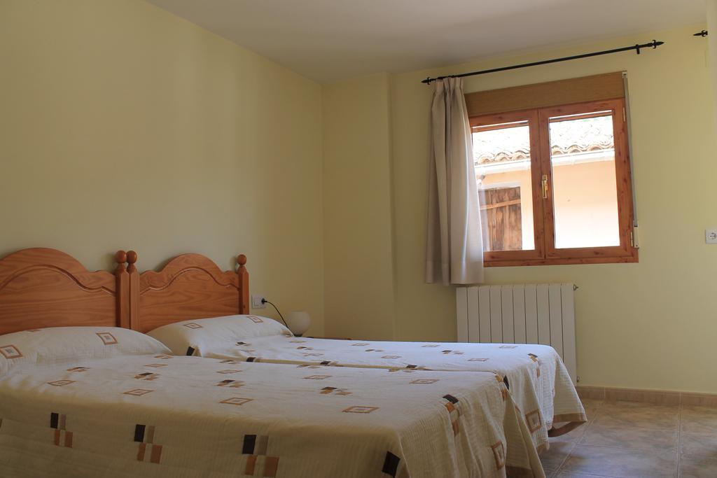 Apartamentos Turisticos Rosario Camarena de la Sierra Room photo